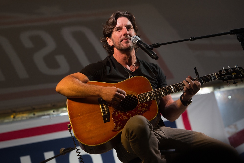 CJCS 2015 holiday troop visit