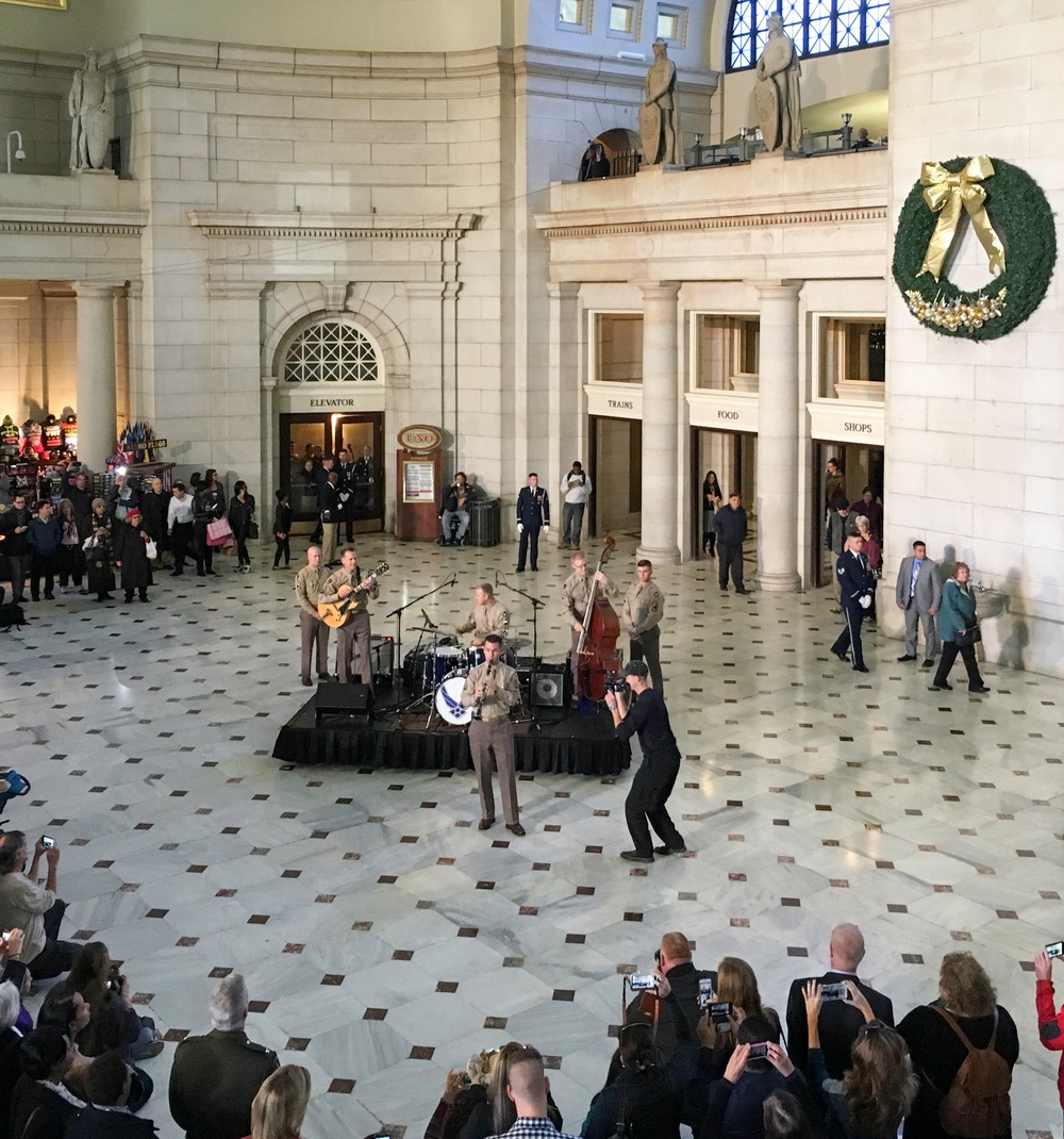 The United States Air Force Band surprises commuters at Union Station