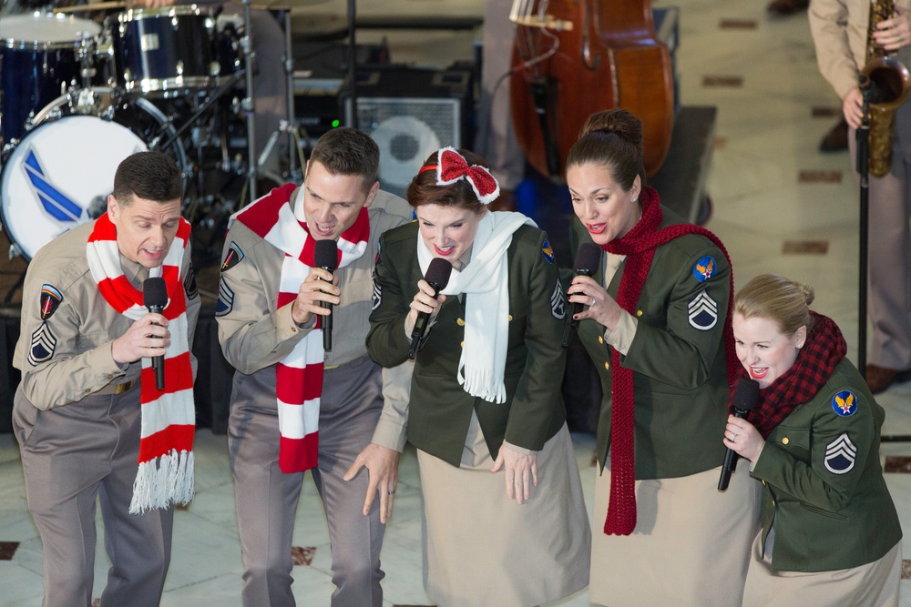 The United States Air Force Band surprises commuters at Union Station