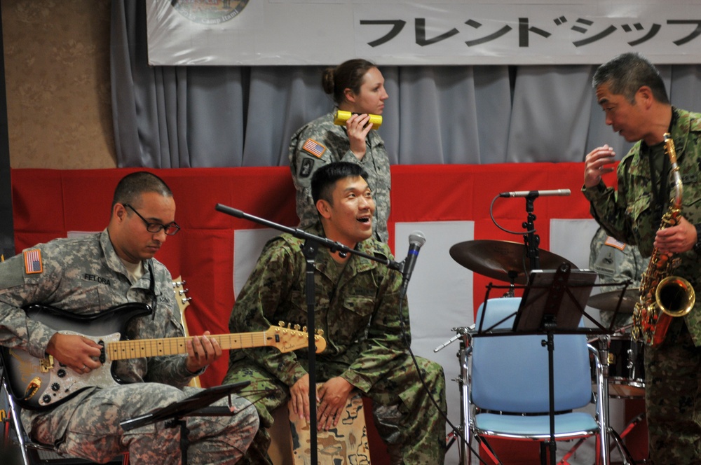 Bilateral band performance