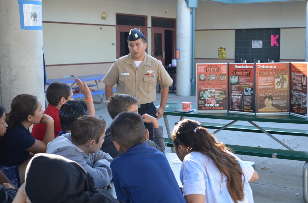 Public health Sailors celebrate Red Ribbon Week with local area elementary school students