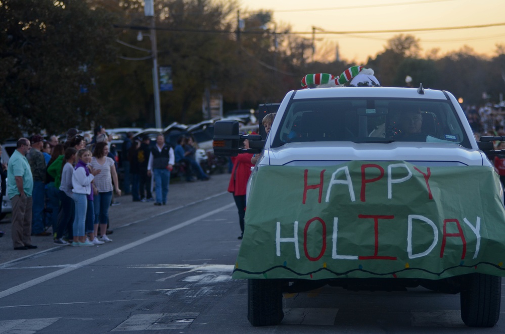 DVIDS News First Team participates in Salado Christmas parade