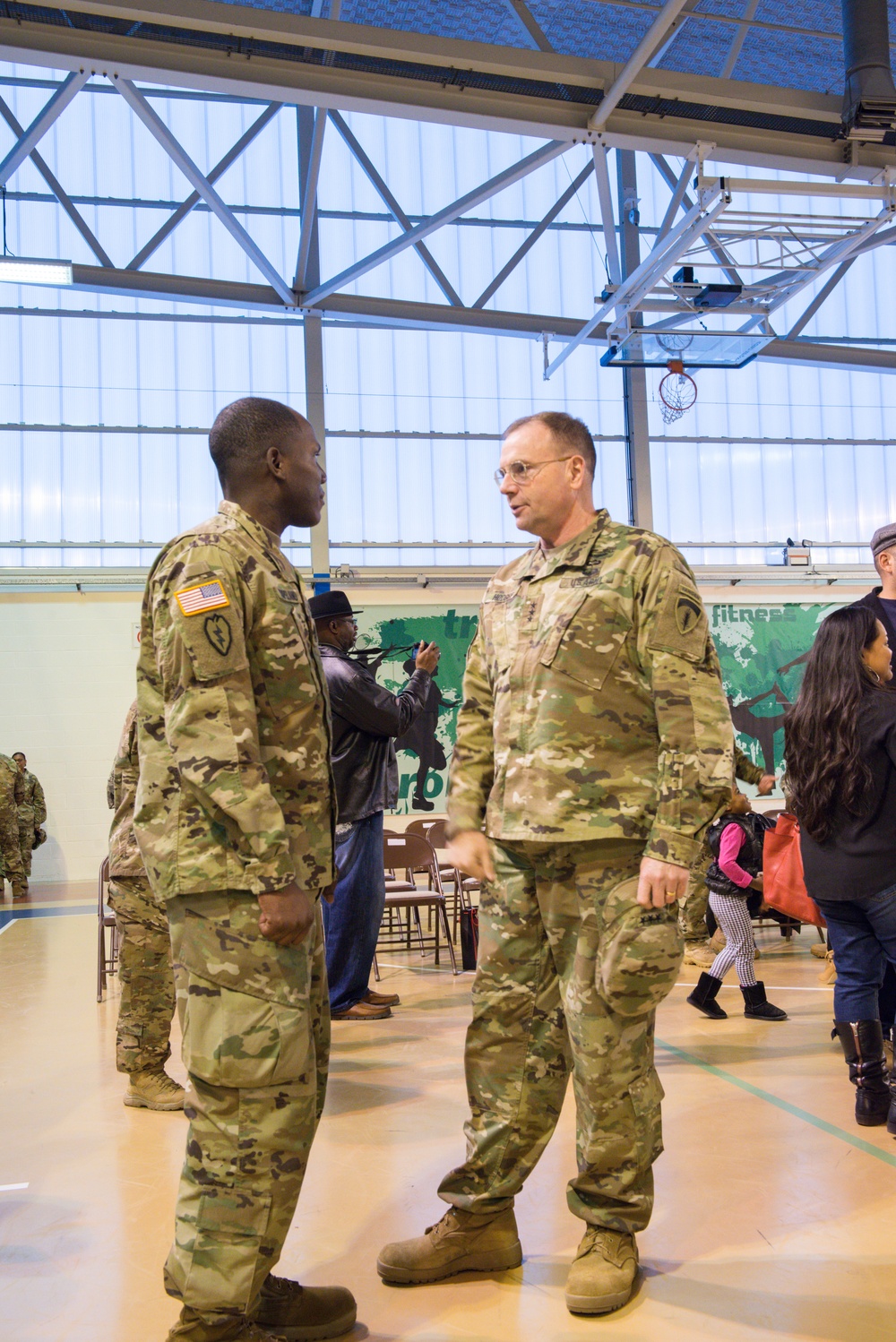 USAREUR CG attends HHC AFNORTH change of responsibility