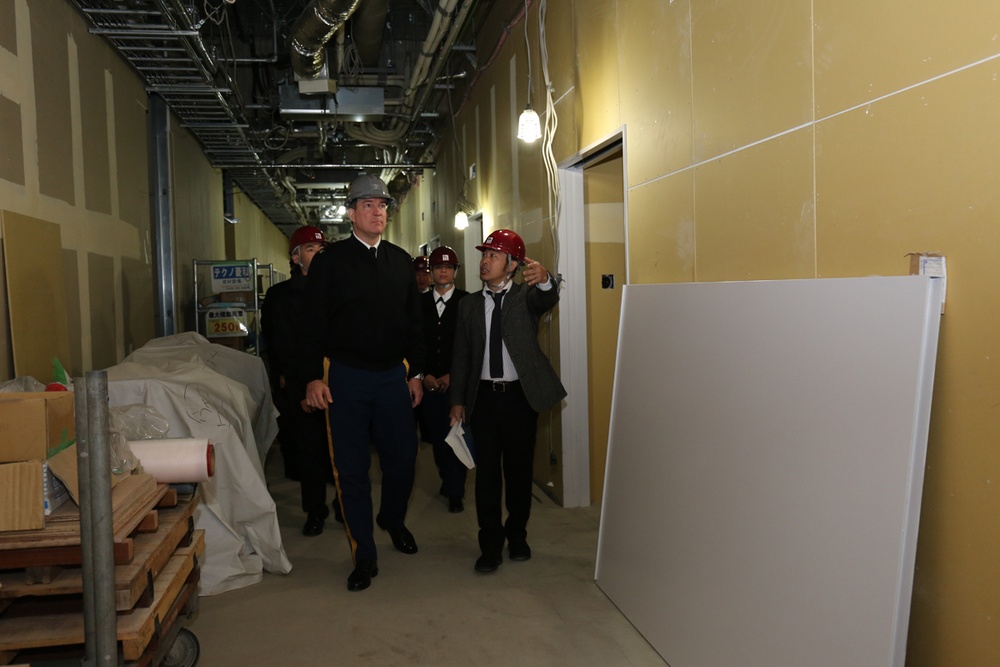 USAG Japan commander tours local hospital for future use
