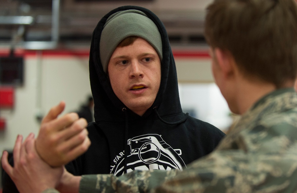 USAF Airmen compete in 7th MSC Combatives Tournament