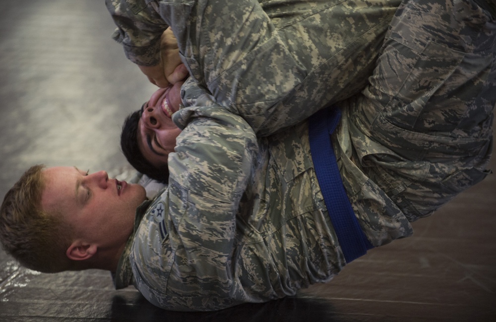 USAF Airmen compete in 7th MSC Combatives Tournament