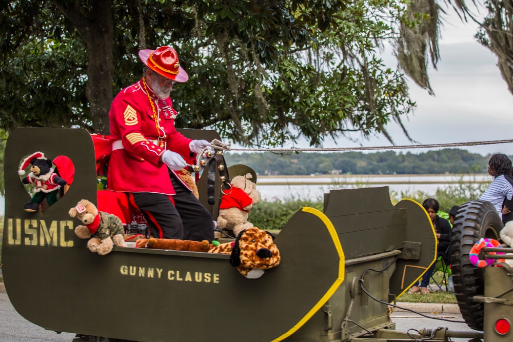 Parade for Beaufort to welcome the holidays