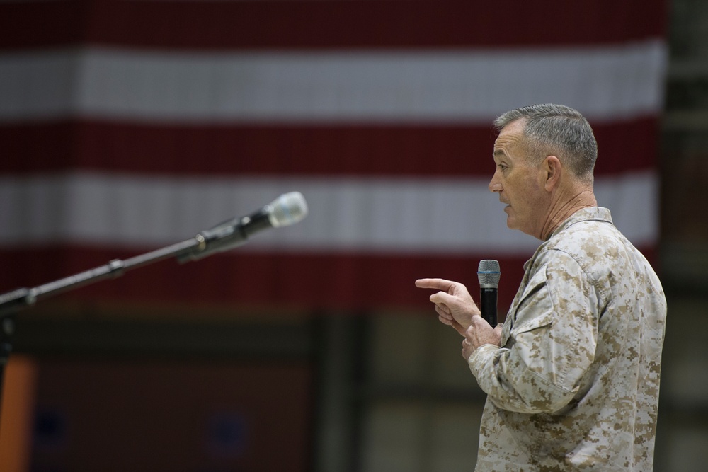 Bagram USO holiday troop visit