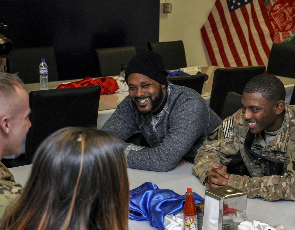 Bagram USO holiday troop visit