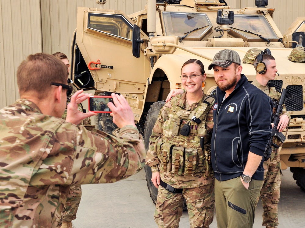 Bagram USO holiday troop visit