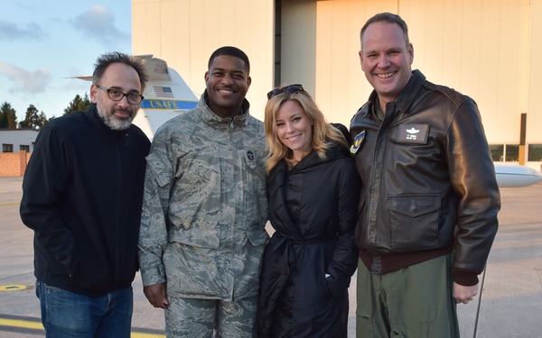 USO Troop Tour delivers holiday cheer to KMC