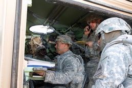 Bullseye: DIVARTY throws a DART