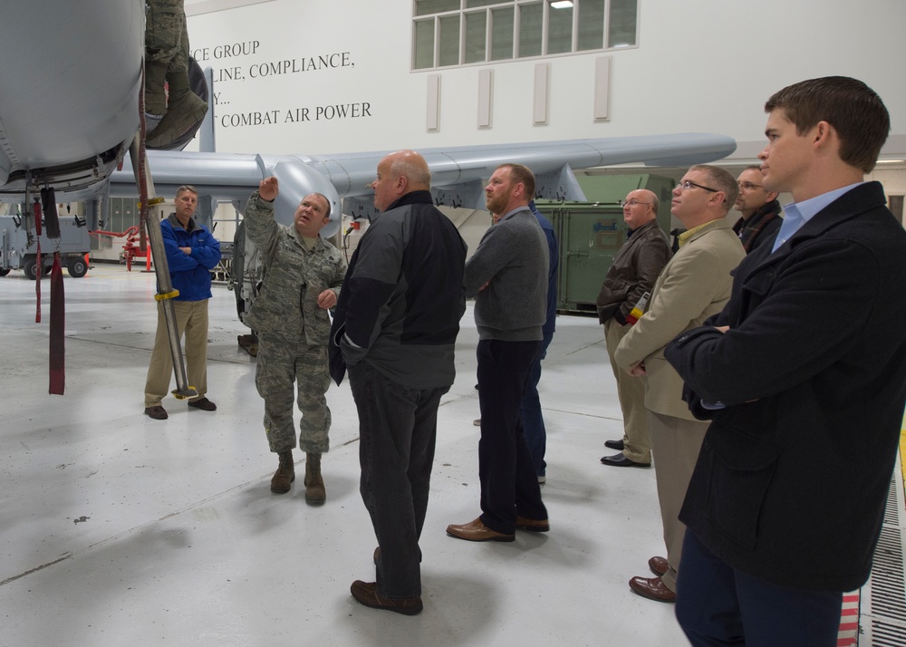 Aviation professionals visit 124th Fighter Wing