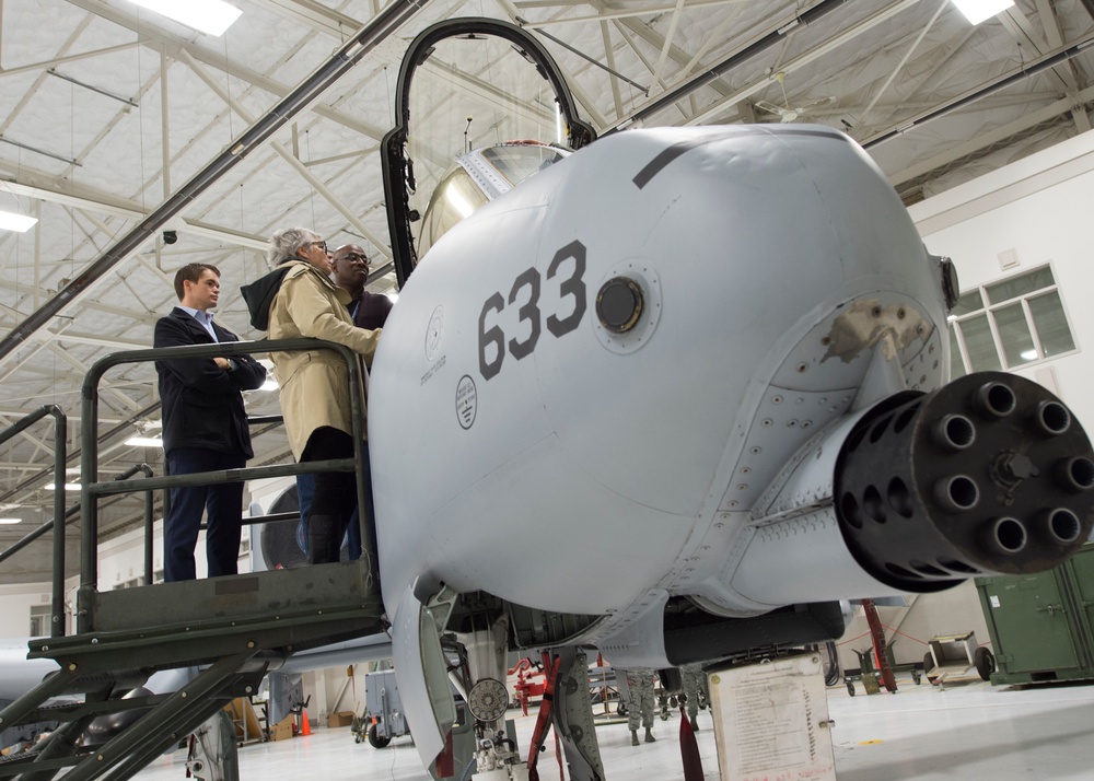 Aviation professionals visit 124th Fighter Wing