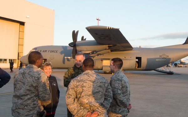 CJCS 2015 holiday troop visit