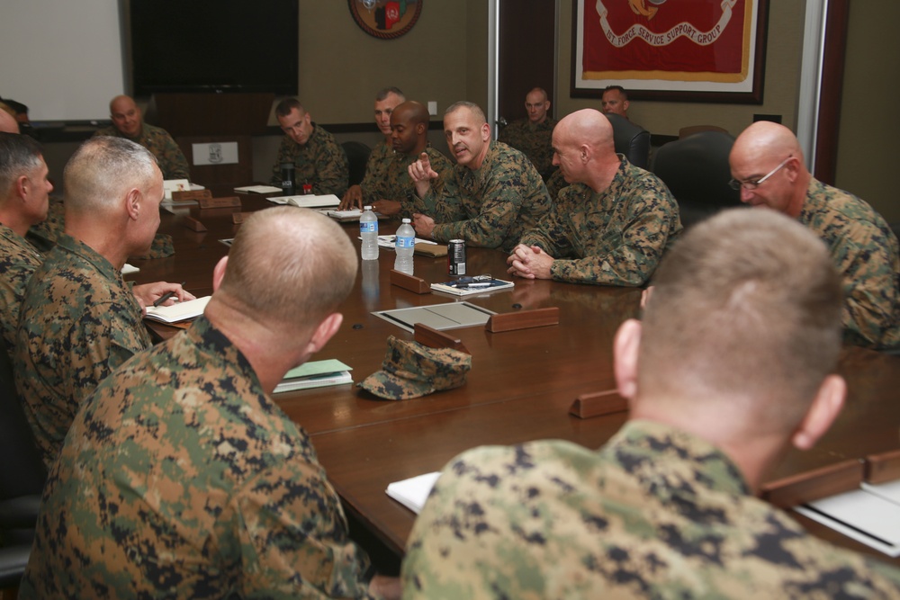 Lt. Gen. Dana speaks to Marines with 1st MLG