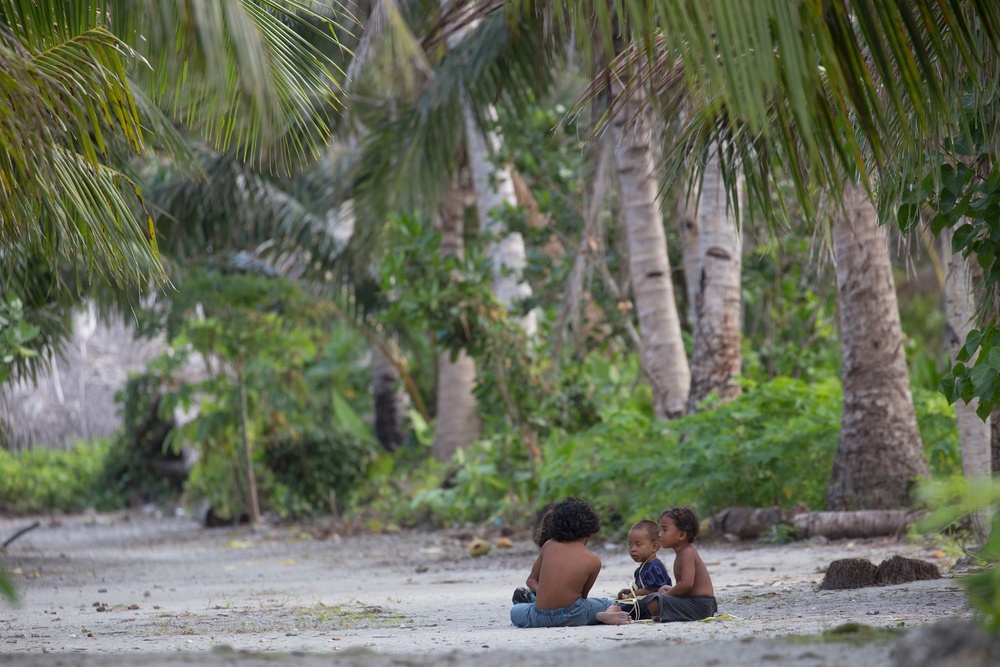 Air Force delivers hope and goodwill to Fais island