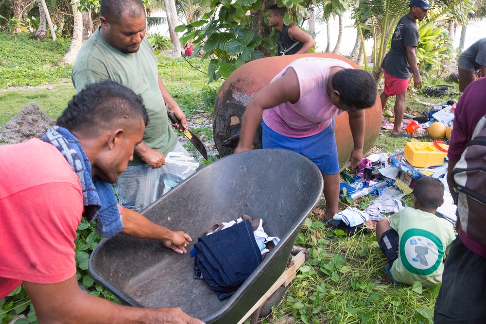 Air Force delivers hope and goodwill to Fais Island