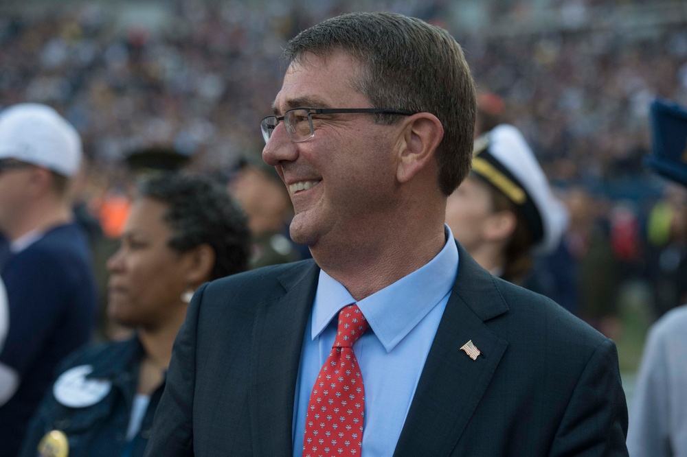 Secretary of defense attends 2015 Army Navy game