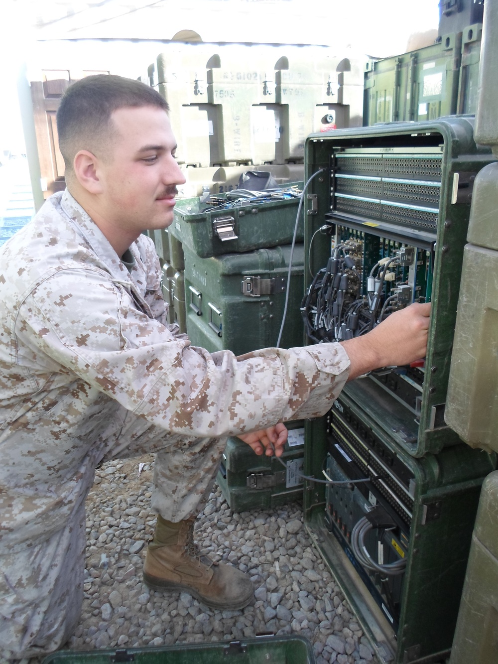 Tactical switchboard operators keep SPMAGTF-CR-CC connected