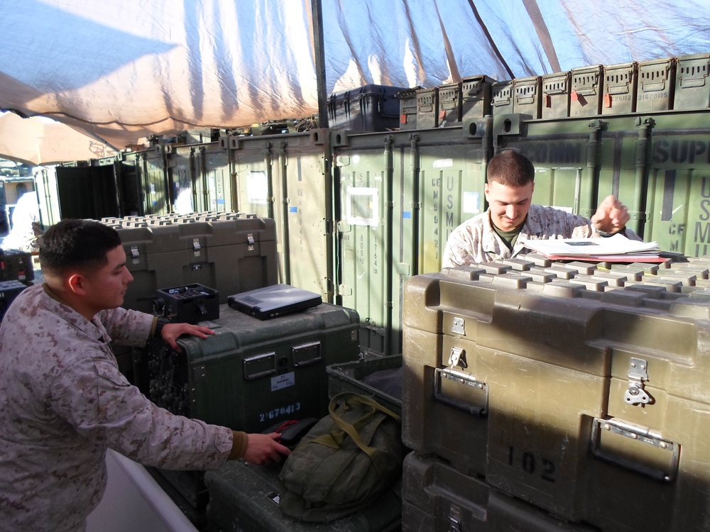 Tactical switchboard operators keep SPMAGTF-CR-CC connected