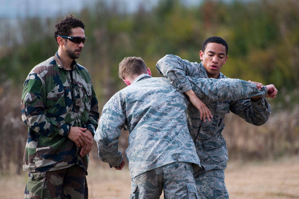 French commandos teach SFS combatives