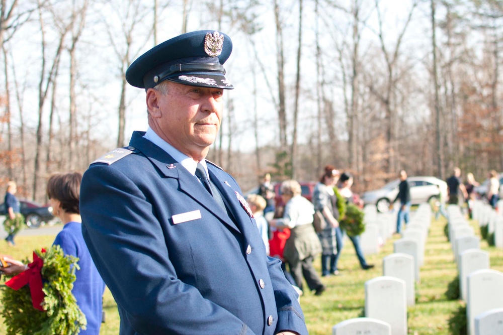 Wreaths Across America unites young and old at Quantico