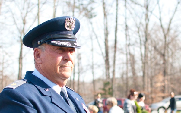 Wreaths Across America unites young and old at Quantico