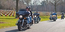 Wreaths Across America unites young and old at Quantico
