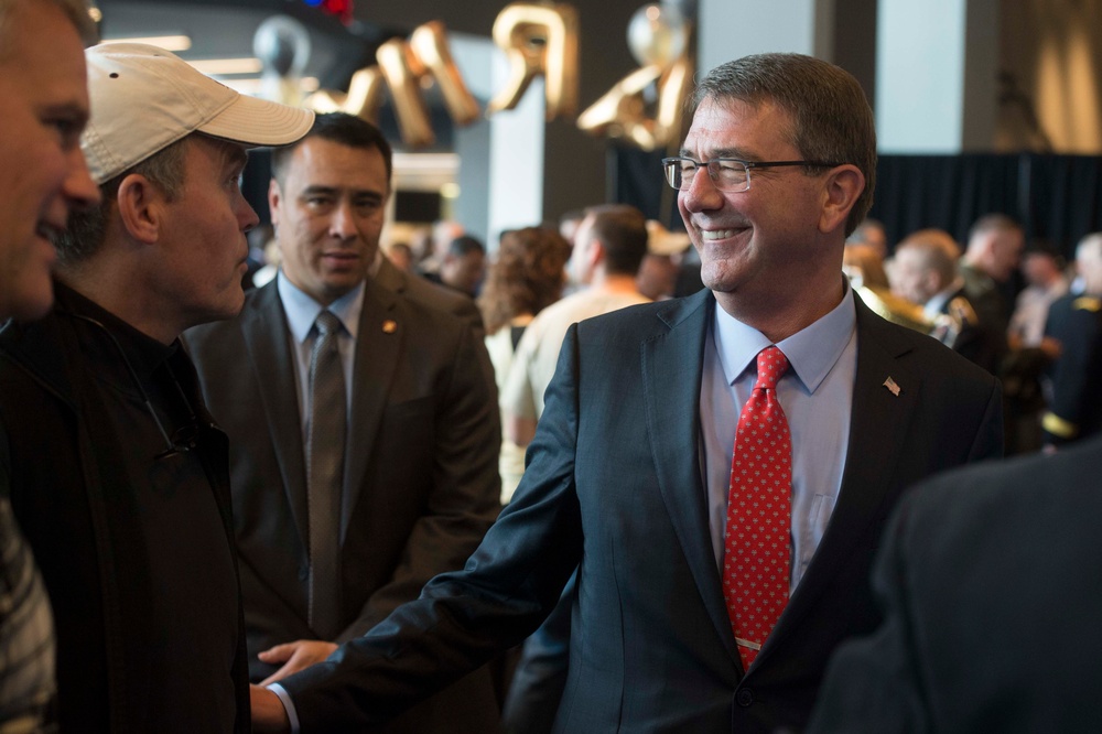 Secretary of defense attends 2015 Army Navy Game
