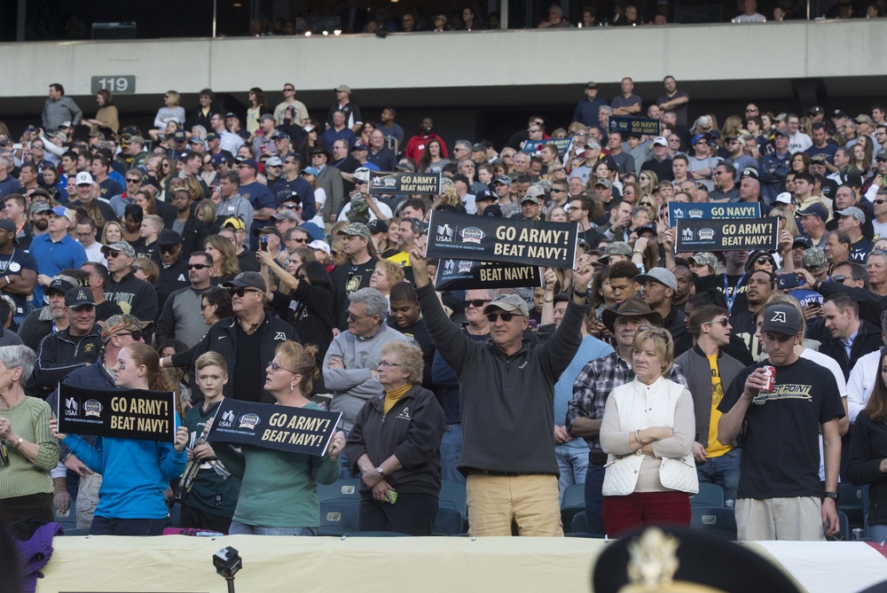 Secretary of defense attends 2015 Army Navy Game