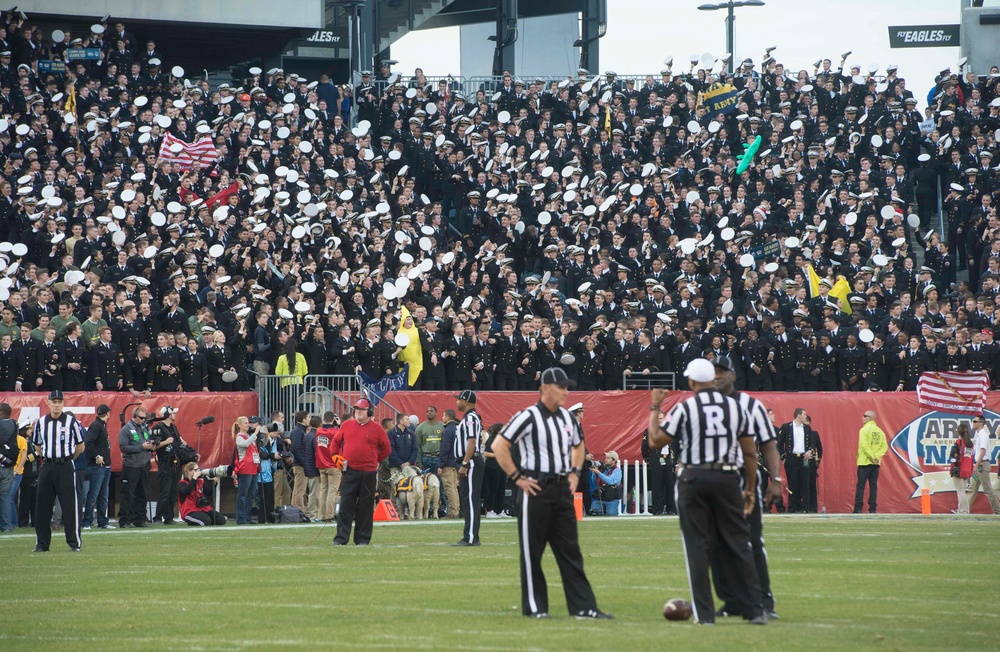 Secretary of defense attends 2015 Army Navy Game