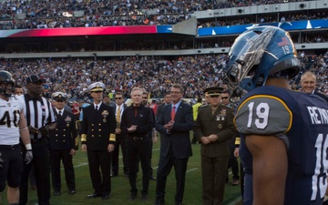 Secretary of defense attends 2015 Army Navy Game