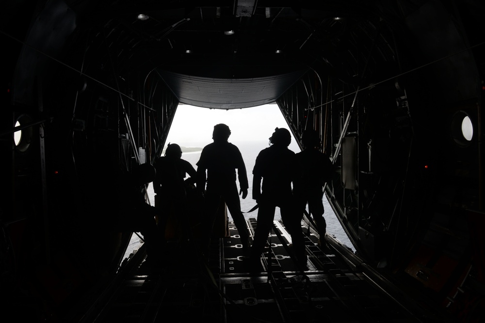 US, RAAF and JASDF launch Operation Christmas Drop 2015