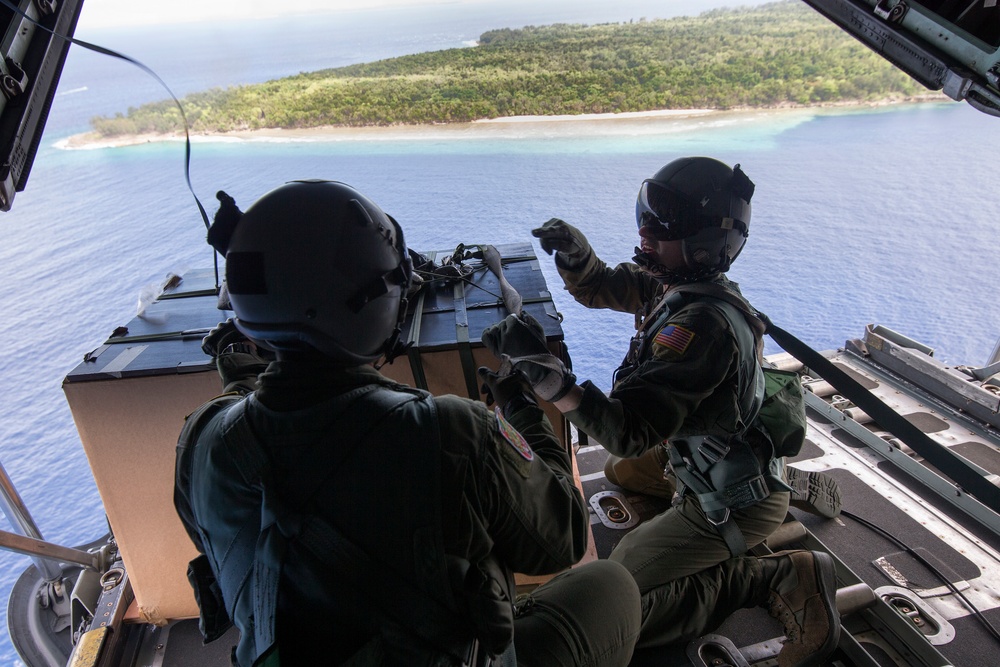 US Airmen deliver supplies to Republic of Palau