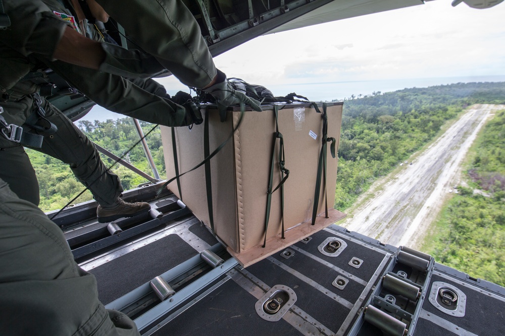 US Airmen deliver supplies to Republic of Palau