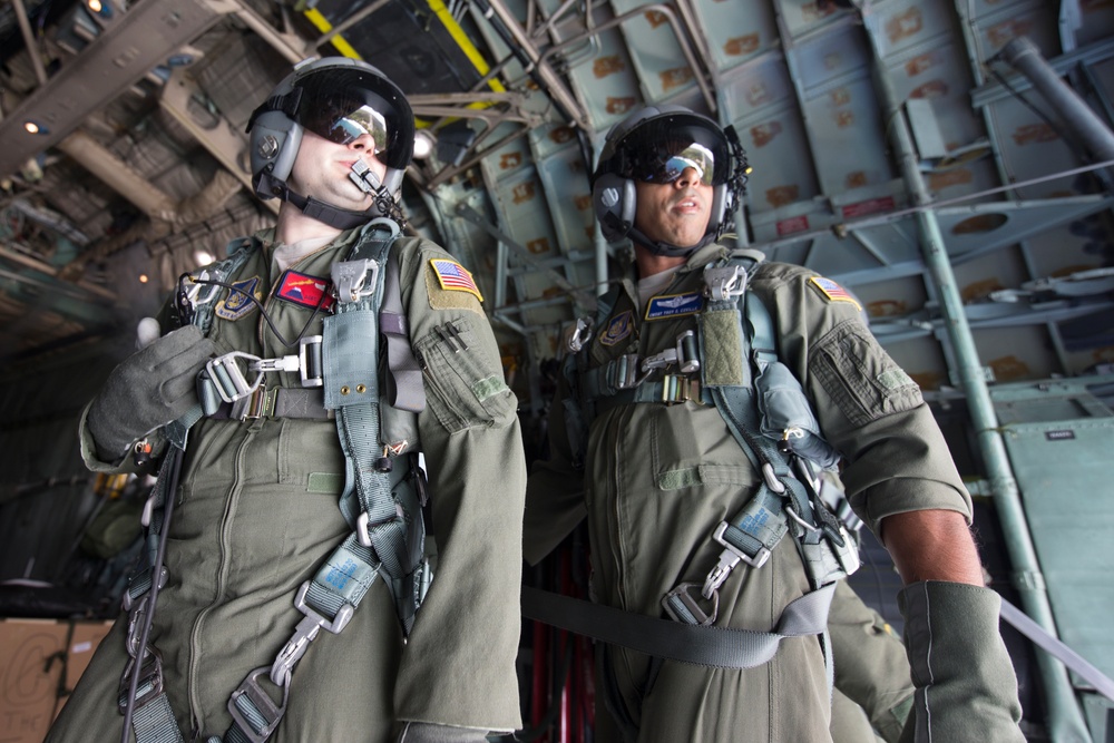 US Airmen deliver supplies to Republic of Palau