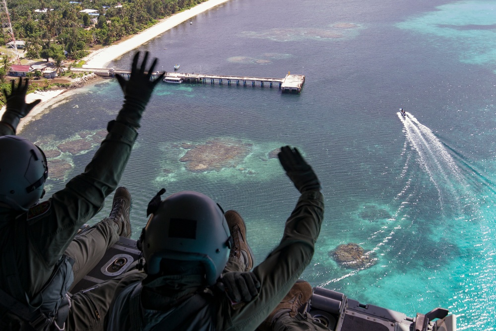 US Airmen deliver supplies to Republic of Palau