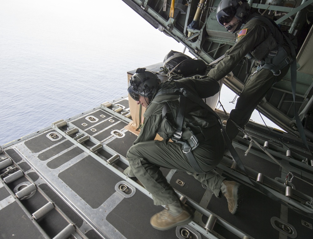 US Airmen deliver supplies to Republic of Palau