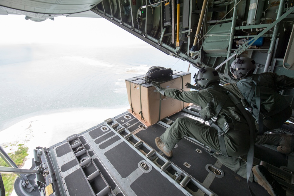 US Airmen deliver supplies to Republic of Palau