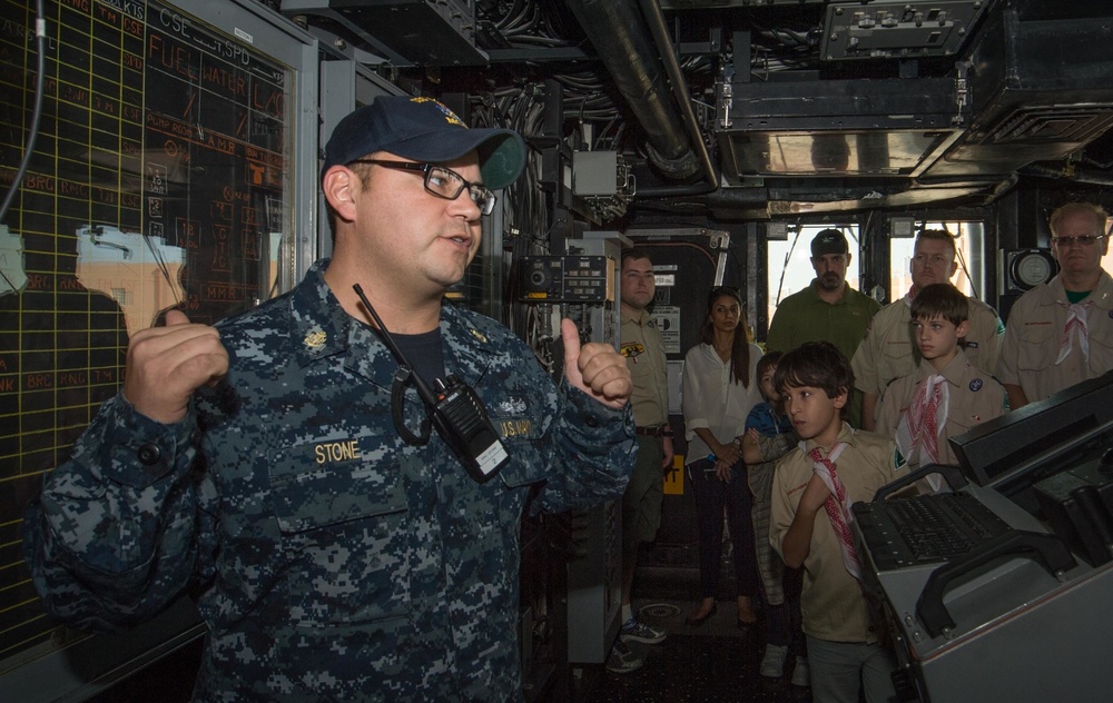 Boy Scouts of America tour aboard USS Sentry (MCM 3)