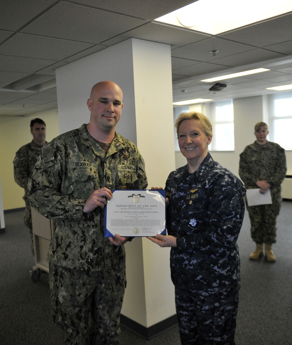 Chief of Navy Reserve awards NAM to ECRC JSOY
