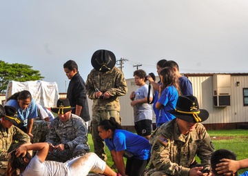 Honowai students enjoy a day with the cavalry