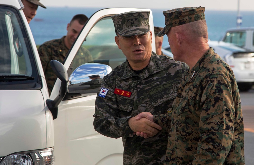 Republic of Korea military leader visits Okinawa