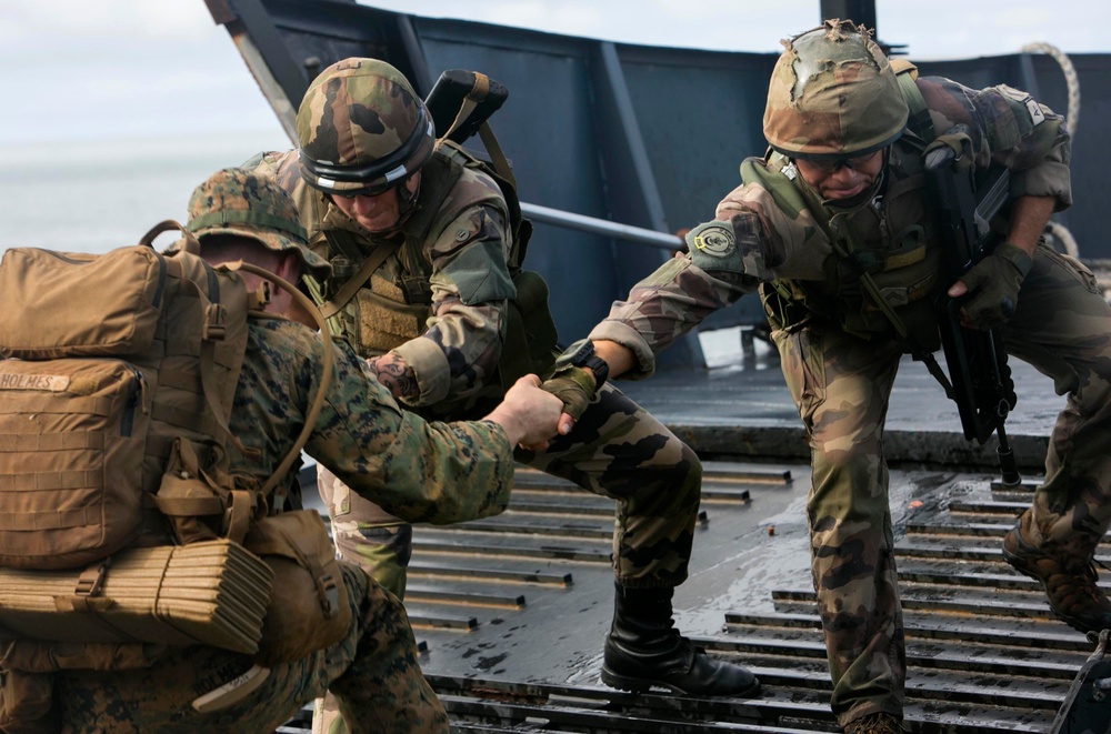 U.S. Marines train with French Armed Forces New Caledonia