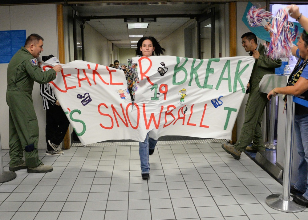 Airmen support Snowball Express 2015