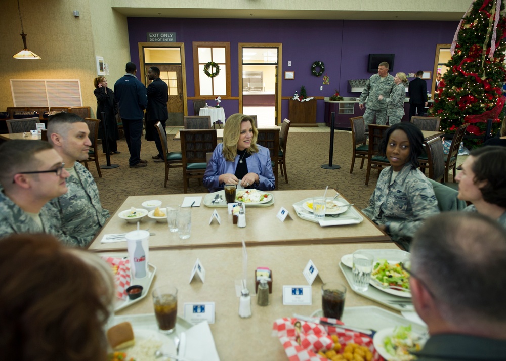 Dining with Airmen