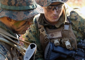 Marines with 2nd LAR conduct patrolling techniques