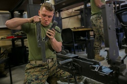 Lock and load: CLB-22 hones automatic weapons capability before amphibious deployment