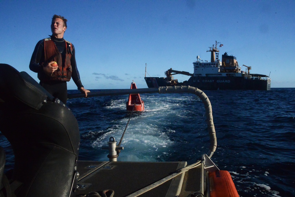 Coast Guard divers, USCGC Walnut conduct AToN salvage operations in Pacific